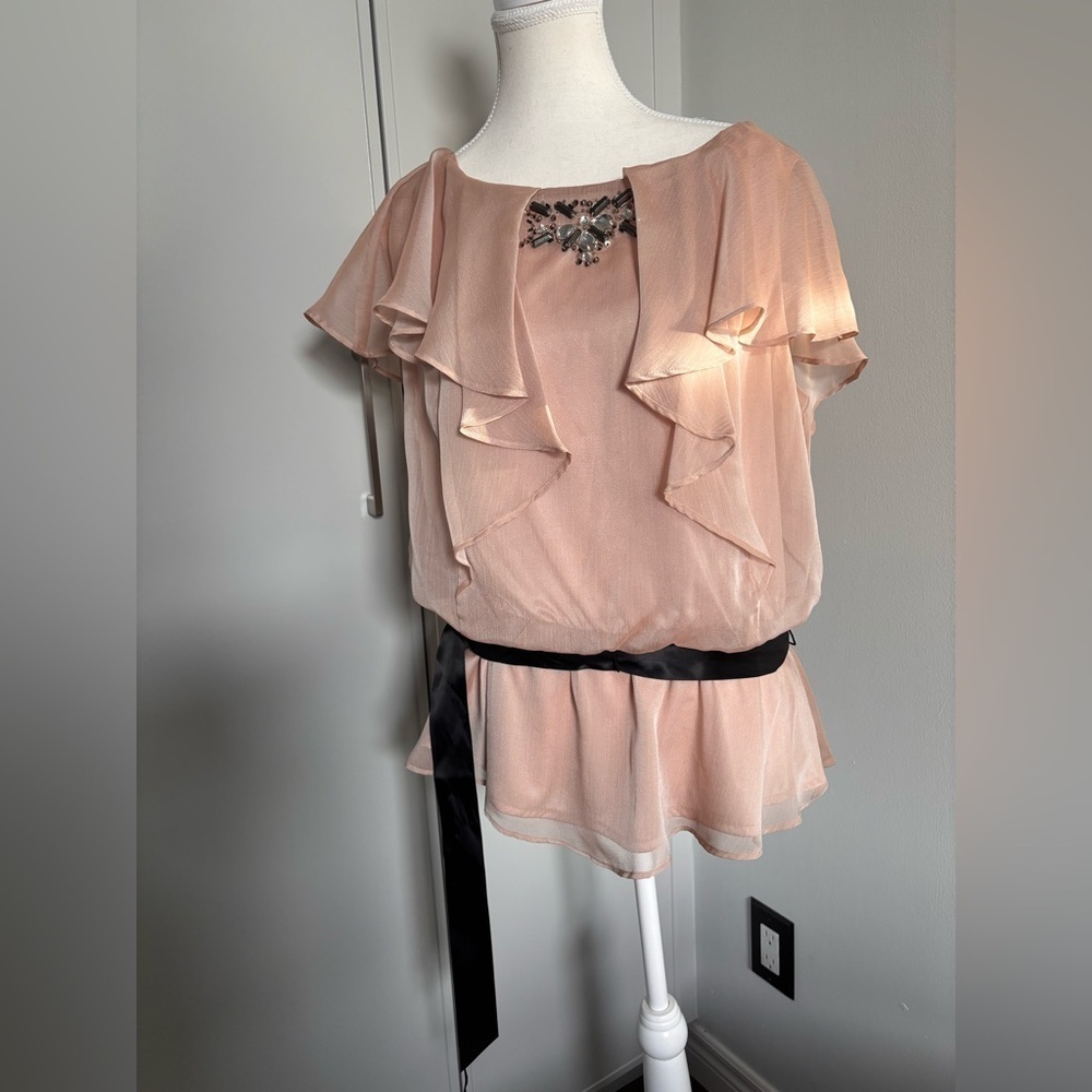 Chic Women's Blouse with Ruffle Detail